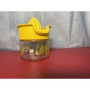 Vintage Gemco Lemon Juicer Glass with Yellow Plastic Lid